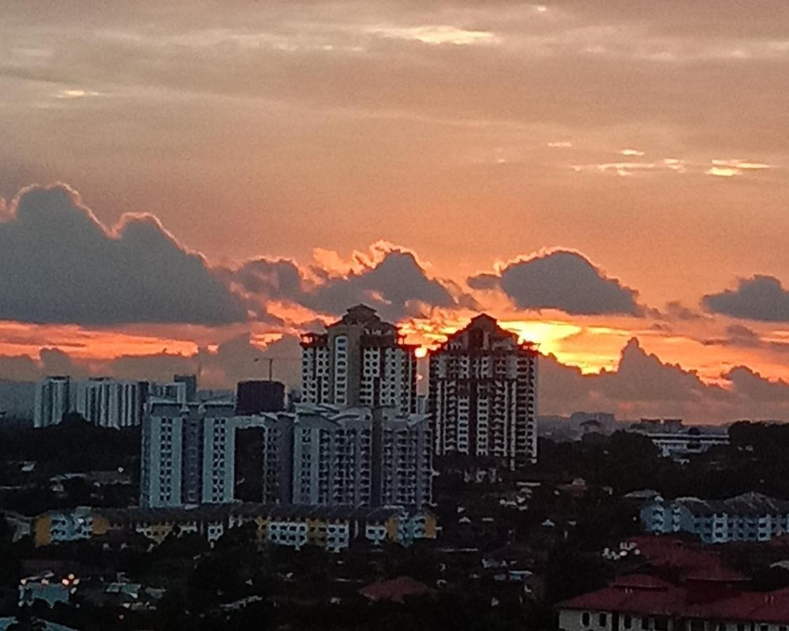 A Room In Aparnt Sri Impian Johor Bahru Dış mekan fotoğraf